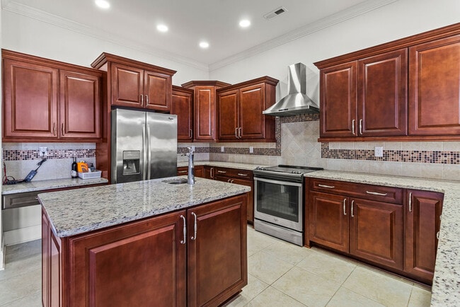 Building Photo - Crystal Water Home