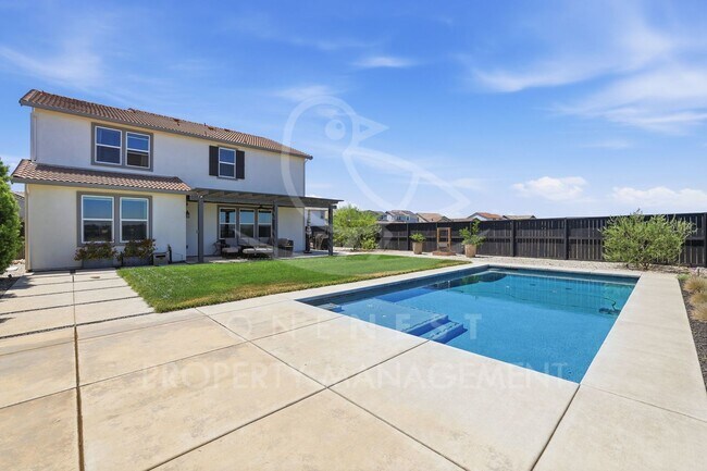Building Photo - 2532 Eastridge Dr
