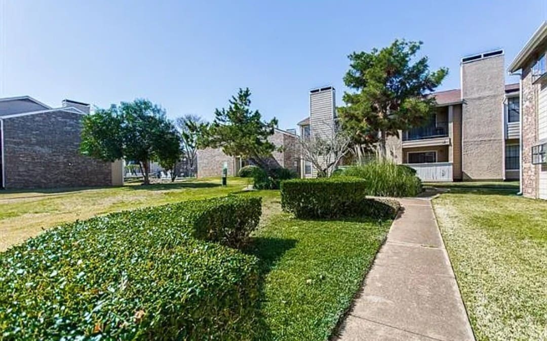 Building Photo - 4748 Old Bent Tree Ln