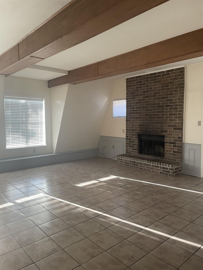 Building Photo - 103 Myra Ln