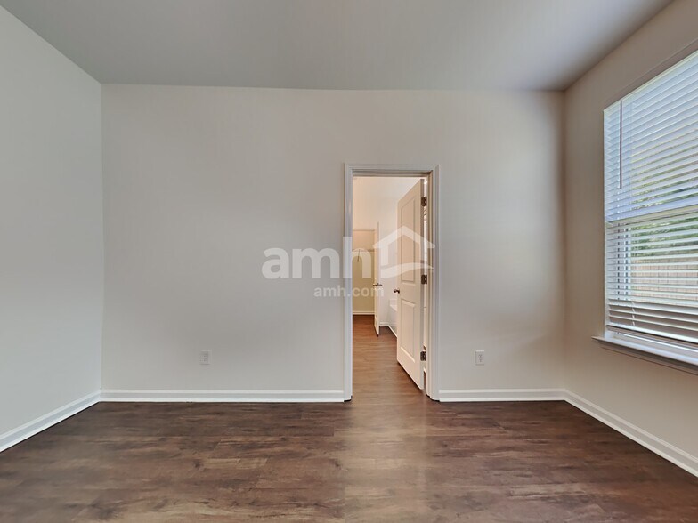 Building Photo - 109 Orleans Ct