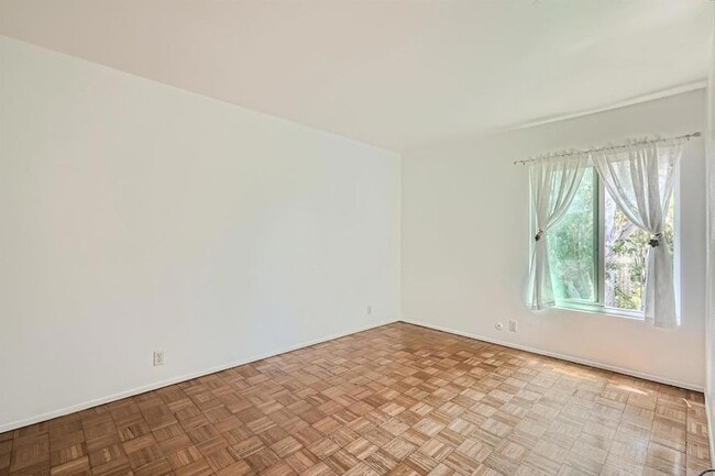 Building Photo - 3253 Caminito Eastbluff