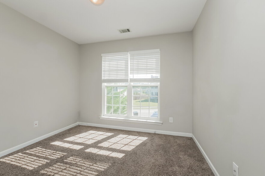 Building Photo - 1123 Corkscrew Way