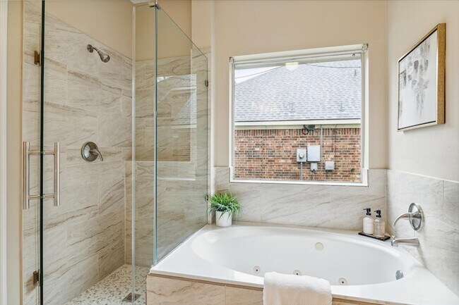 Building Photo - 17426 Little Riata Dr