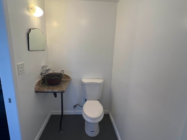 Building Photo - For Rent Units in Lompoc