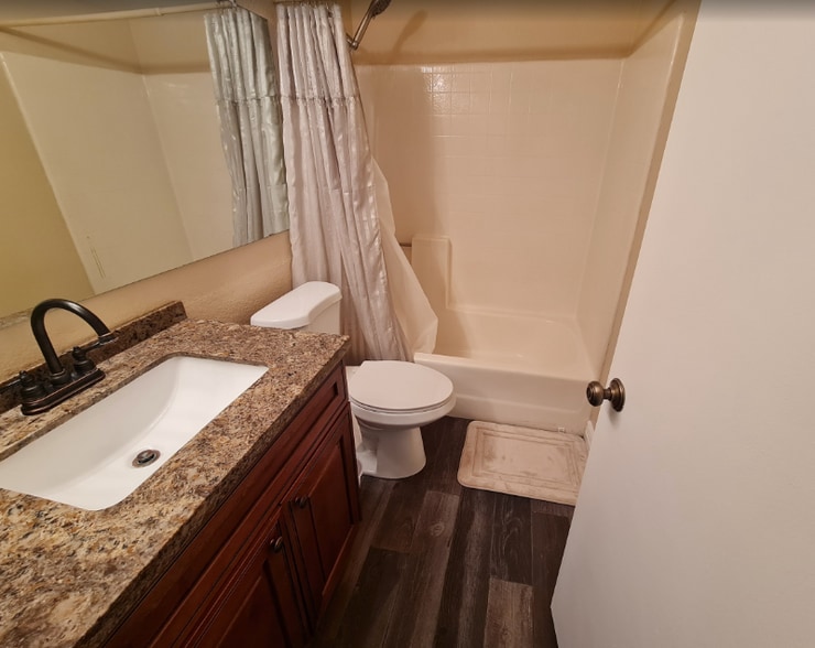 Building Photo - 7944 W Charter Oak Rd