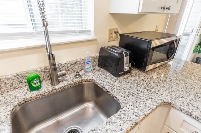 Building Photo - 276 Broad St