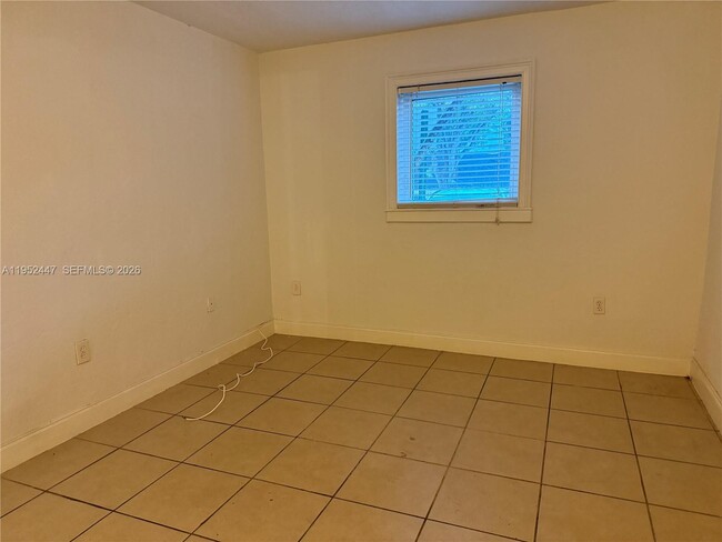 Building Photo - 8605 SW 68th Ct