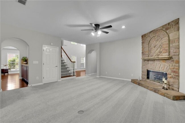 Building Photo - 2945 Links View Way