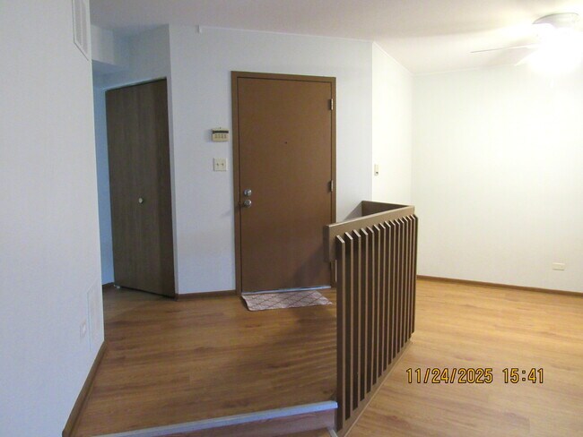 Building Photo - 1735 Chesapeake Ln