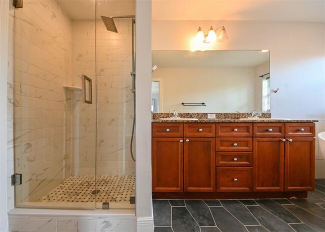 Building Photo - 277 Valencia Cir