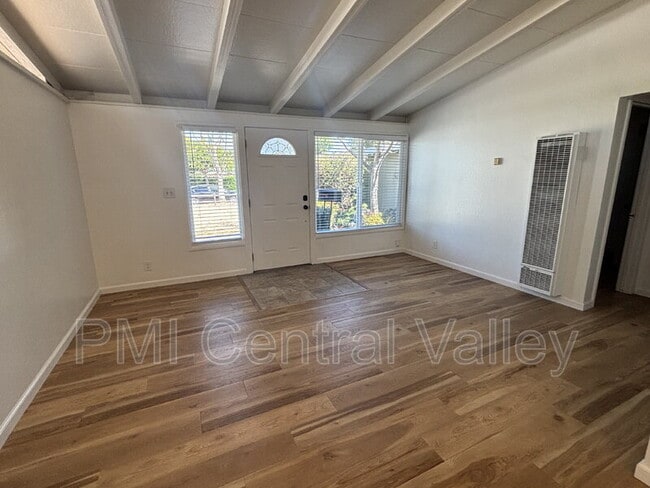 Building Photo - 944 Bridgewood Way
