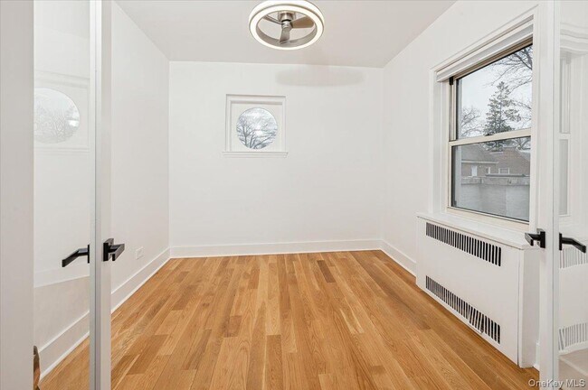 Building Photo - 13 Sunnybrook Rd