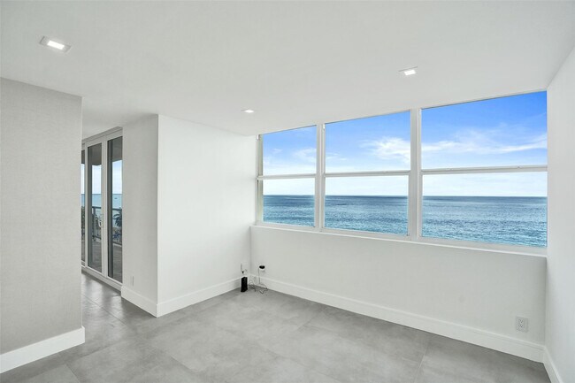 Building Photo - 209 N Fort Lauderdale Beach Blvd