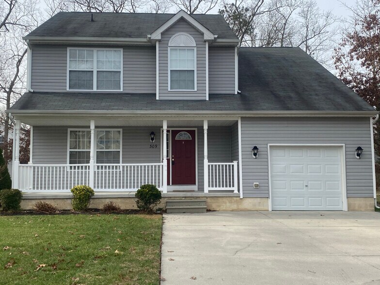 Primary Photo - 309 Vine Ave