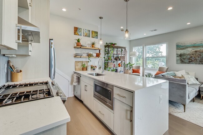 Building Photo - 653 Irving St NW