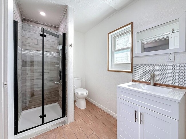 Building Photo - 5810 Tangerine Ave S