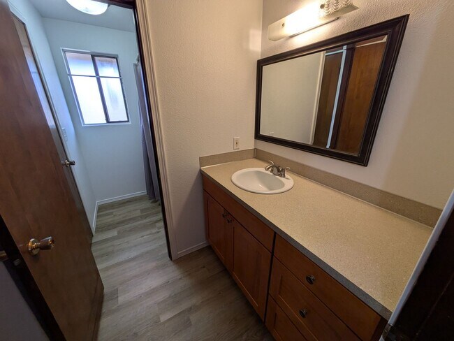 Building Photo - 7816 Samurai Dr SE