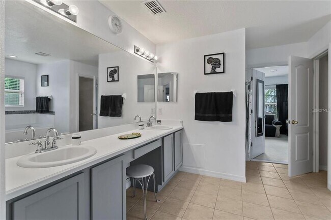 Building Photo - 913 Dorset Pl