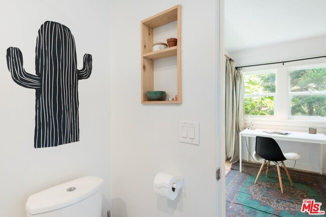 Building Photo - 1933 Kent St