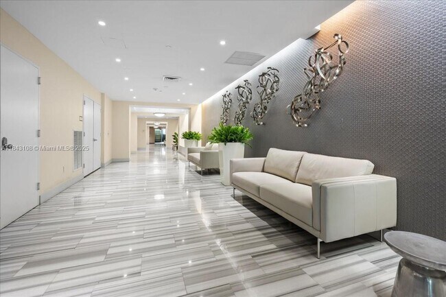 Building Photo - 3030 NE 188th St