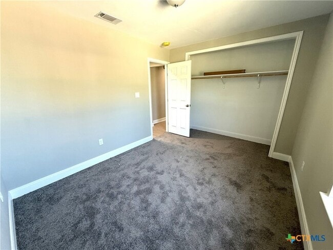 Building Photo - 1851 Connell St