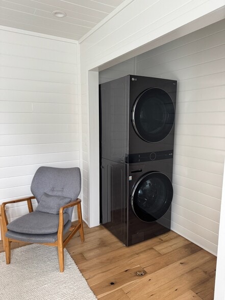 Building Photo - 123 Jasper St