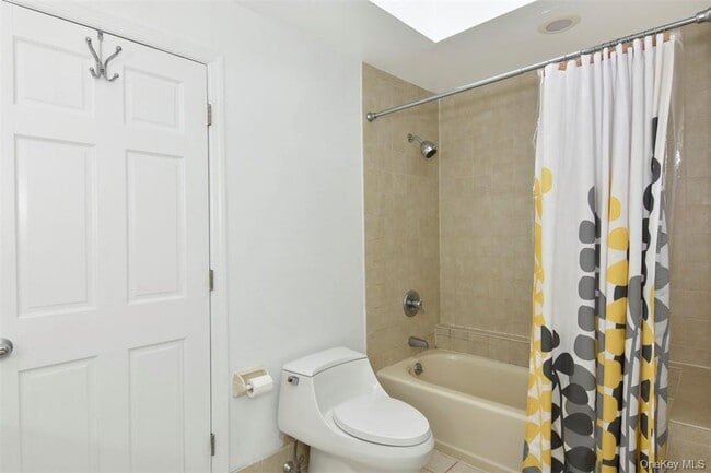 Building Photo - 63 Sunnyside Pl