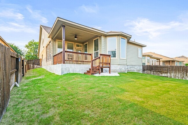 Building Photo - 4 BEDROOM FOR RENT- SEPARATE LIVING AREA - OFFICE