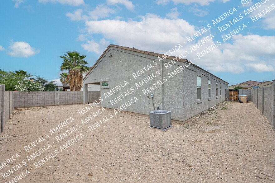 Building Photo - 30041 W Earll Dr