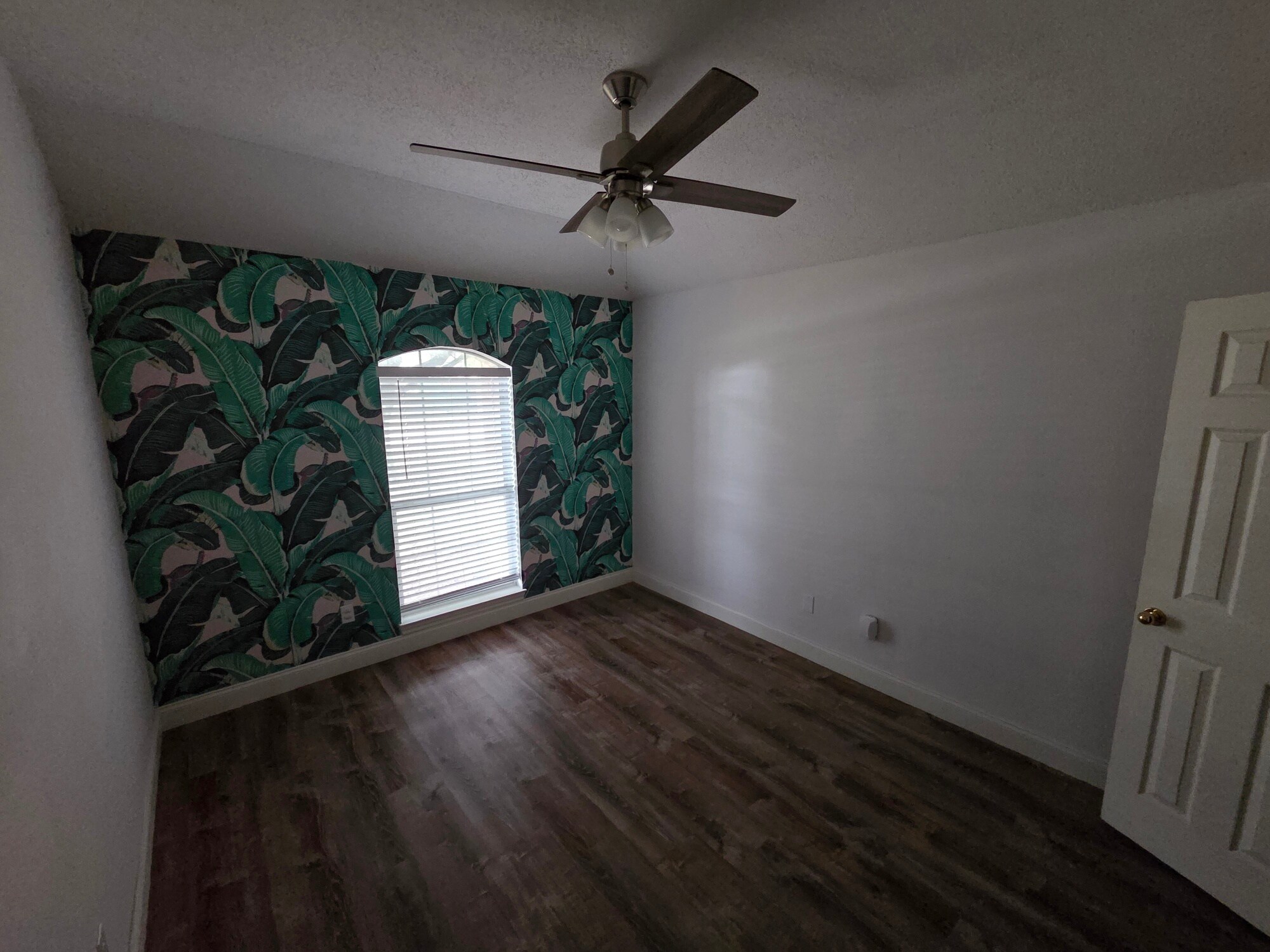 Building Photo - 209 W Billington Dr