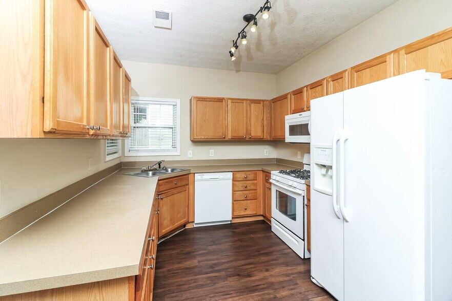 Building Photo - 169 Weatherstone Dr