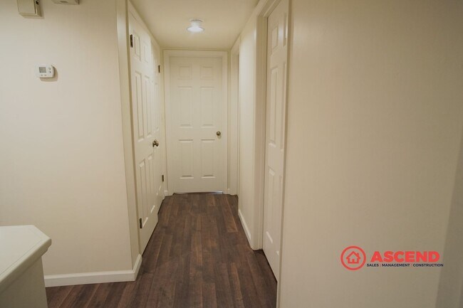 Building Photo - Beautiful Home Located In Rosedale Area!