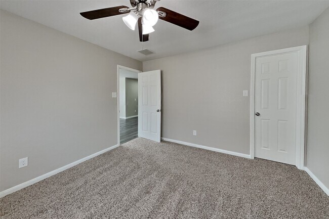 Building Photo - 16415 Lapis River Dr