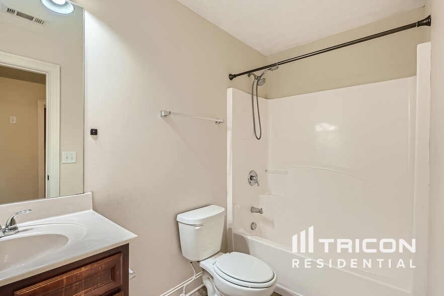 Building Photo - 14 Bryce Creek Dr