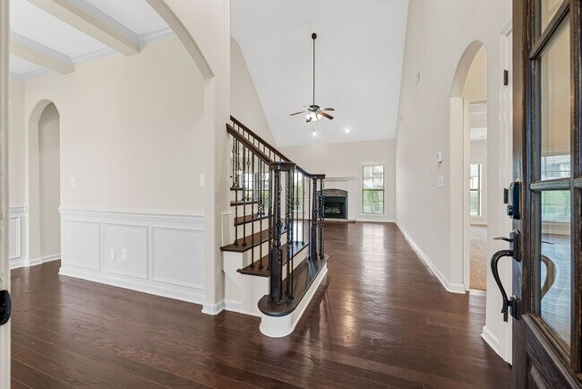 Building Photo - 4 Bedroom Pet Friendly Home For Rent!