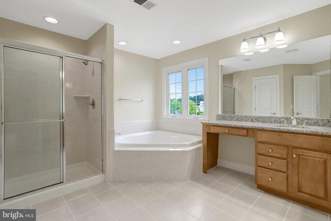 Building Photo - 3803 Bell Manor Ct