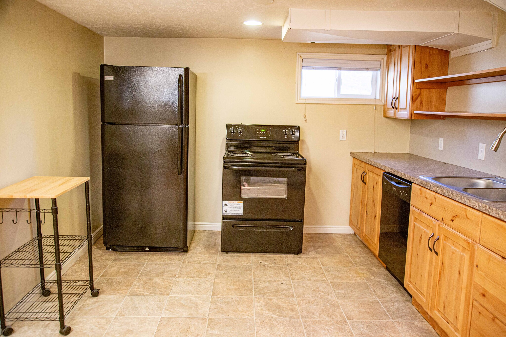 Kitchen - 71 S Orchard Dr