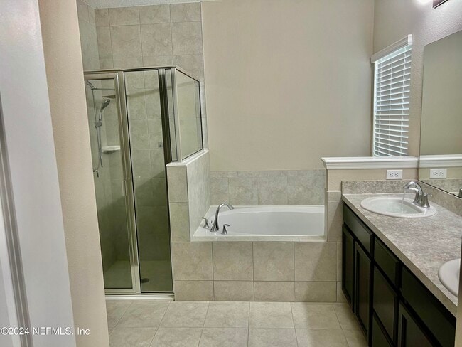 Building Photo - 10840 Peacock Landing Ct