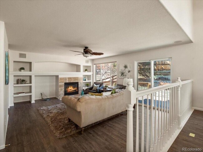 Building Photo - FABULOUS 3-BDRM, 3-BATH HOME IN GORGEOUS C...