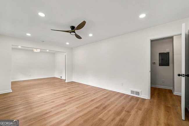 Building Photo - 1869 Joseph Ct