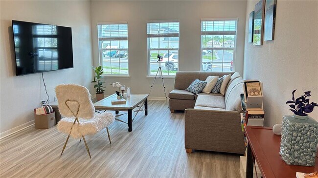 Building Photo - 317 Silverbell Trl