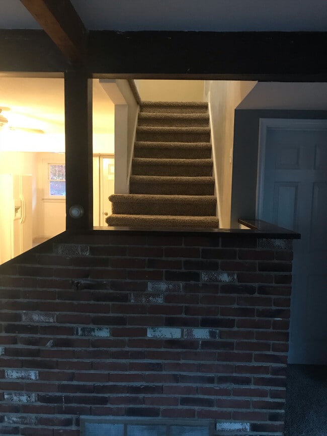 Building Photo - 566 E Sebewaing St