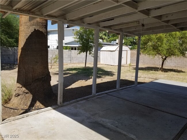 Building Photo - 103 S Mallard St