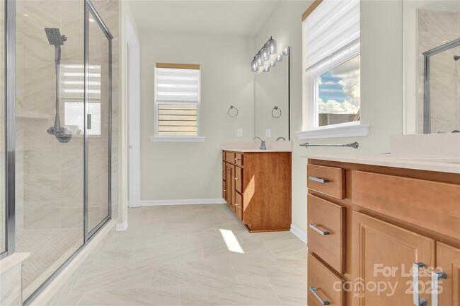 Building Photo - 5850 Strathmore Ct
