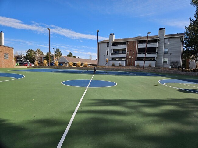 Building Photo - Spacious 2 Bedroom 2 Bath Condo - Close To Buckley AFB, DIA, DTC - Garage