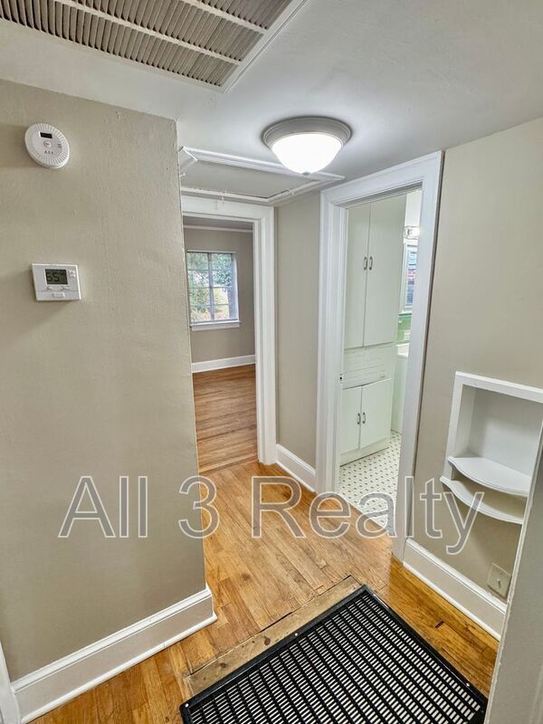 Building Photo - 108 Brantwood Dr