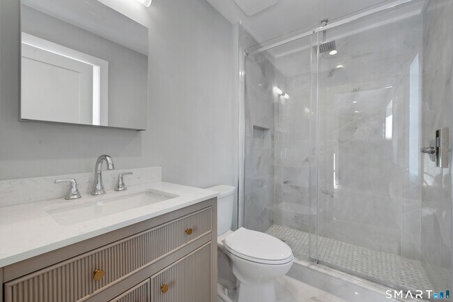 Building Photo - 20 Bouton St