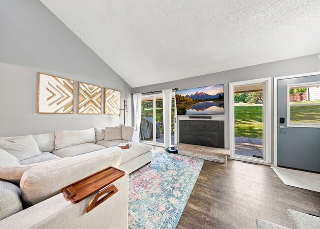 Building Photo - 2133 Tamarin Trail