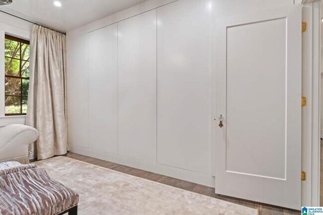 Building Photo - 2505 Montevallo Rd